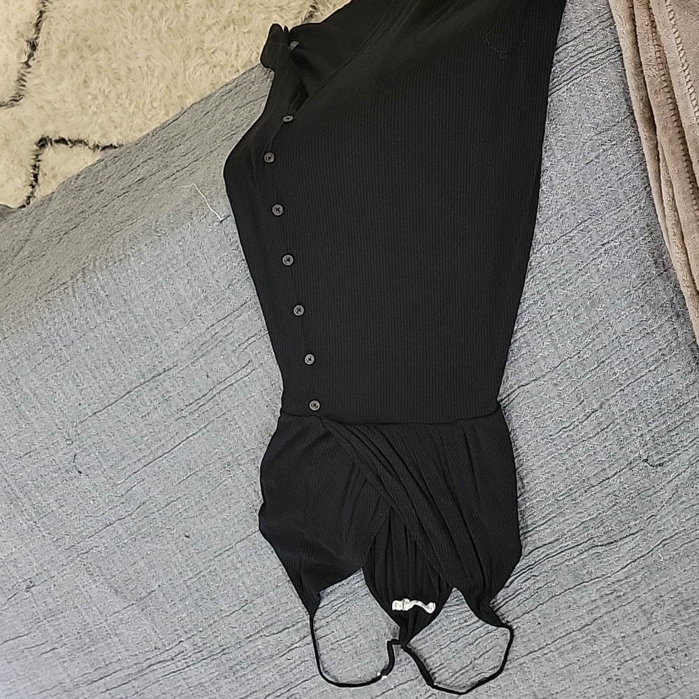 Black dress, Lulus, comfy, button detail